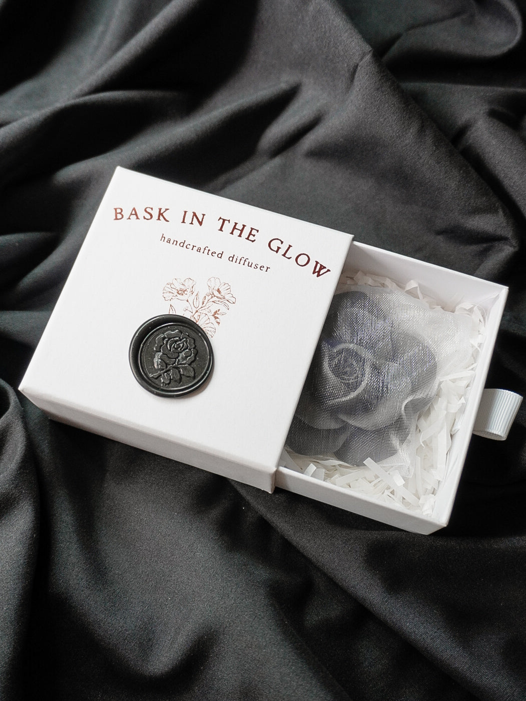 [SEASONAL] Grey-Black ROSE Diffuser