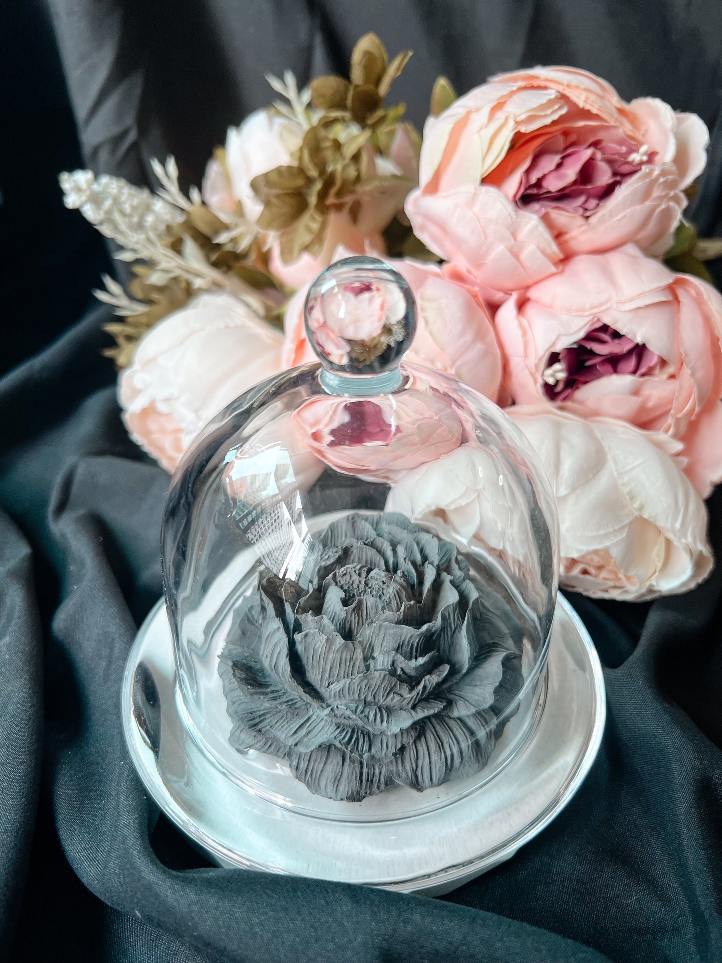 [SEASONAL] Grey-Black PEONY Diffuser